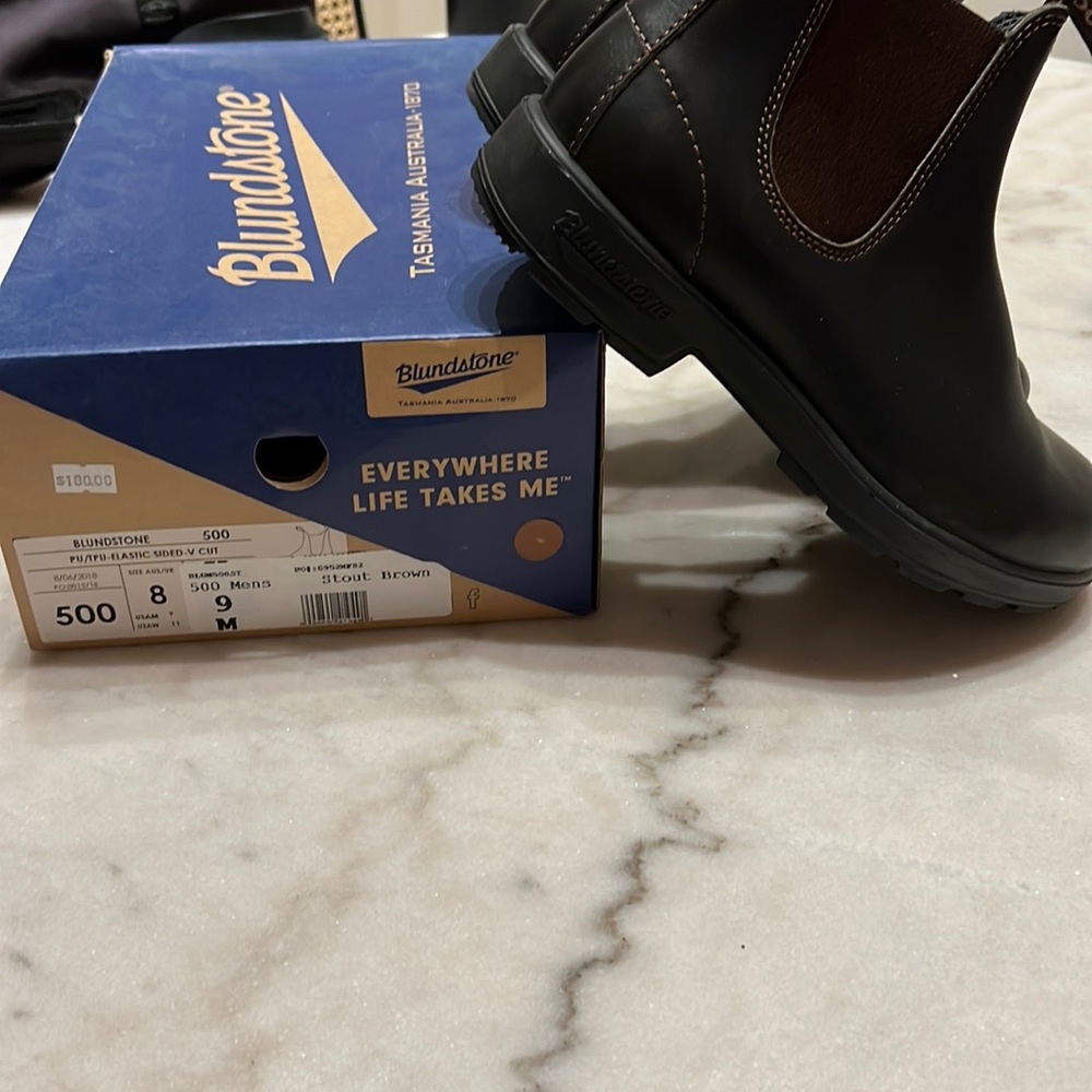 New in Box! Blundstone 500 Boots